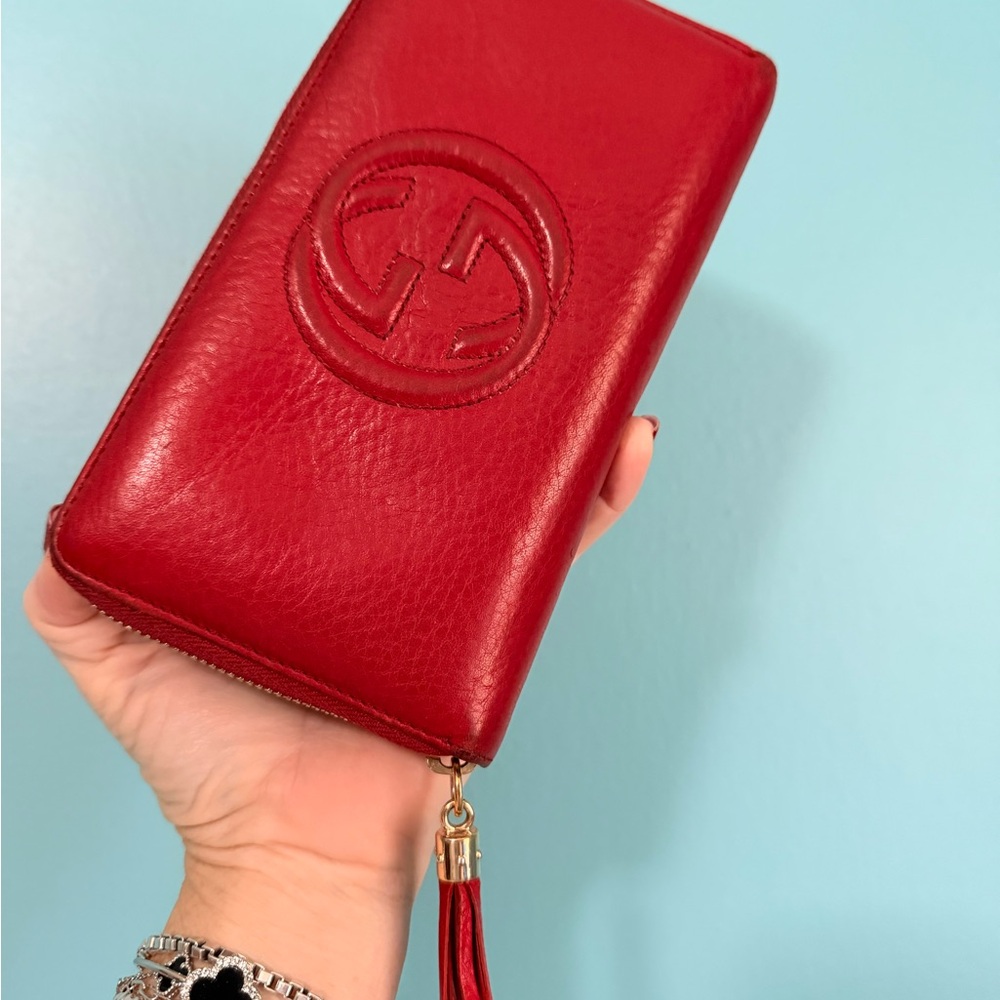 ❤️ Gucci Soho Red Leather Zip-Around Wallet – Stunning & Classic! ❤️